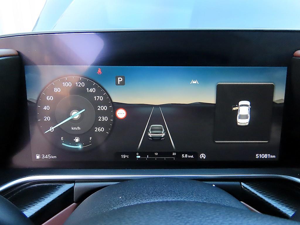Genesis G90 — photo 09