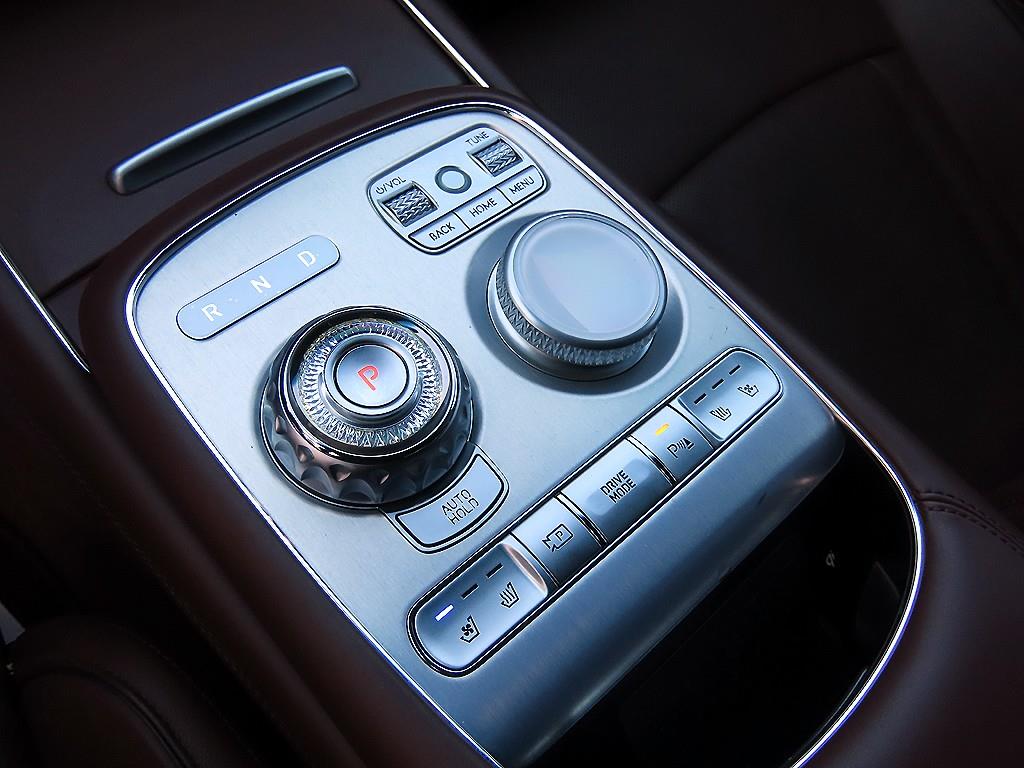 Genesis G90 — photo 11