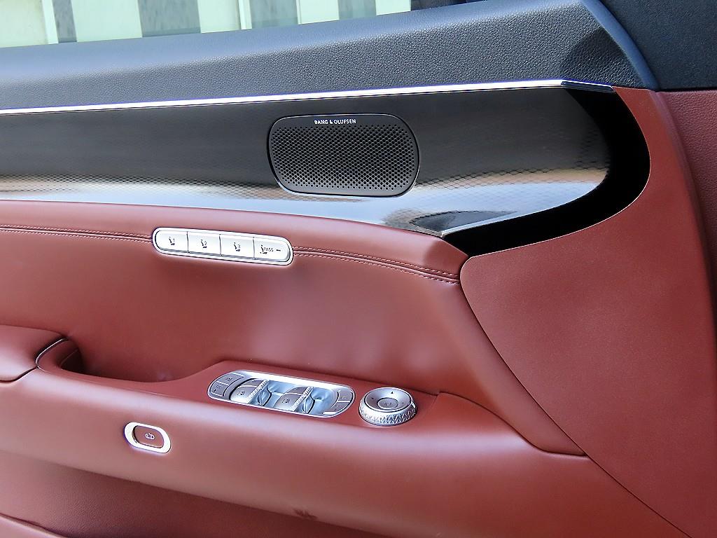 Genesis G90 — photo 12