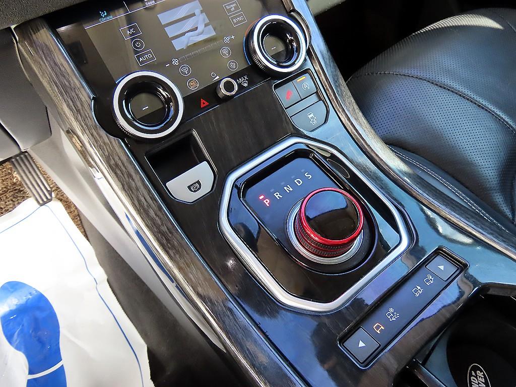 Land Rover Range Rover Evoque — photo 10