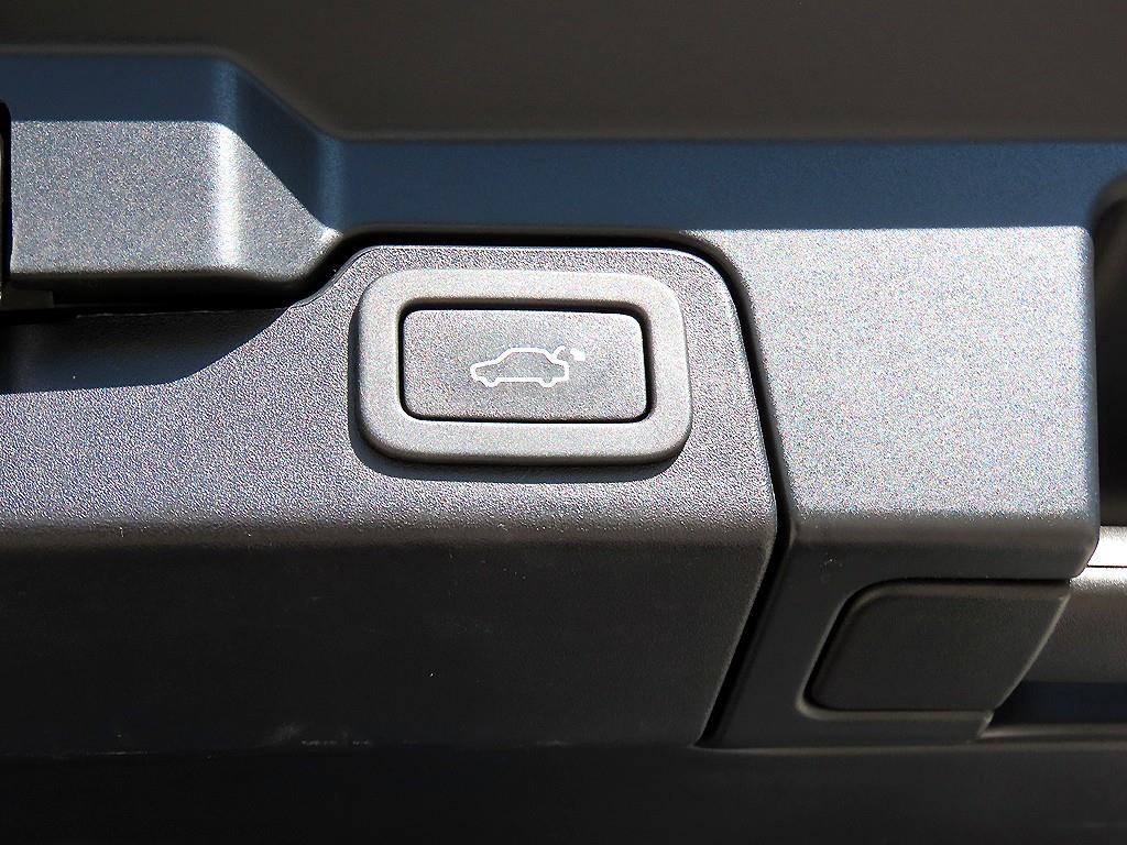 Land Rover Range Rover Evoque — photo 17