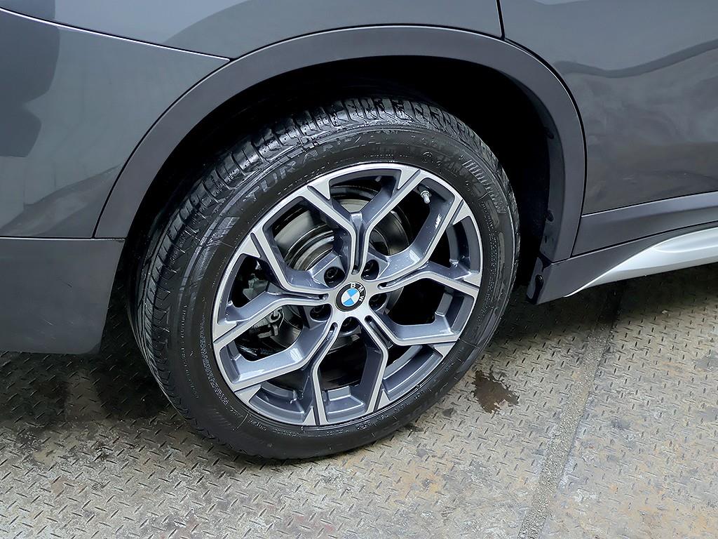 BMW X1 — photo 08