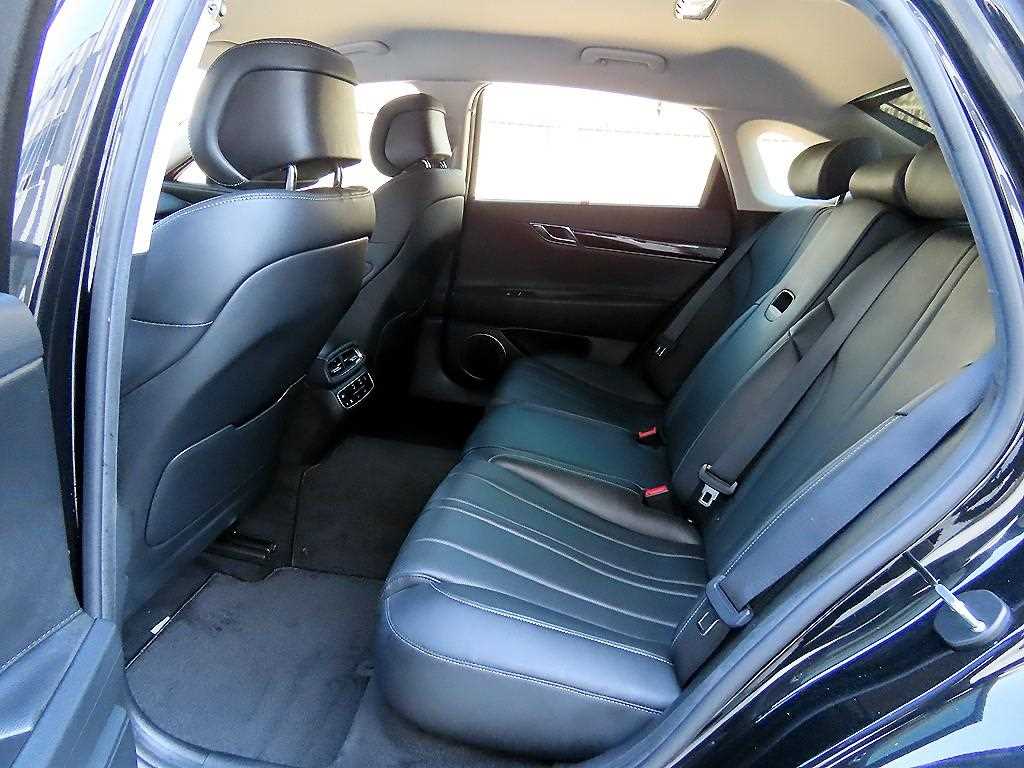 Genesis G80 — photo 07