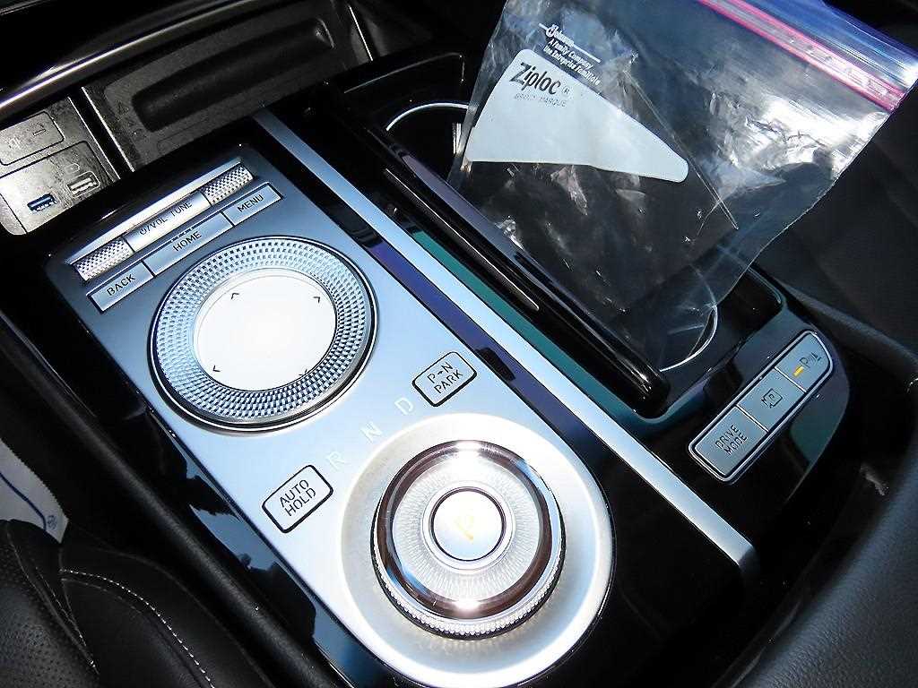 Genesis G80 — photo 12