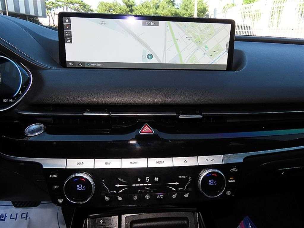 Genesis G80 — photo 15