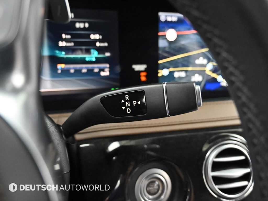 Mercedes-Benz S-Class — photo 09