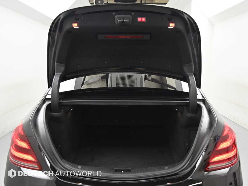 Mercedes-Benz S-Class — photo 19