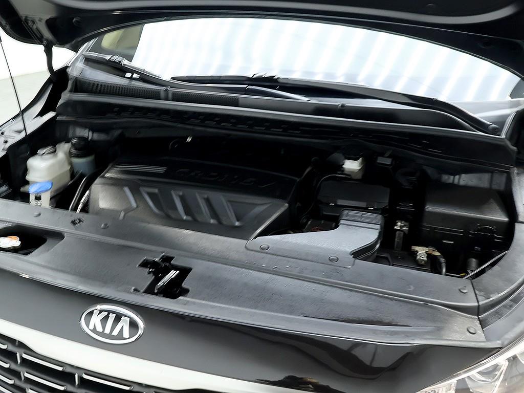 Kia Carnival — photo 07