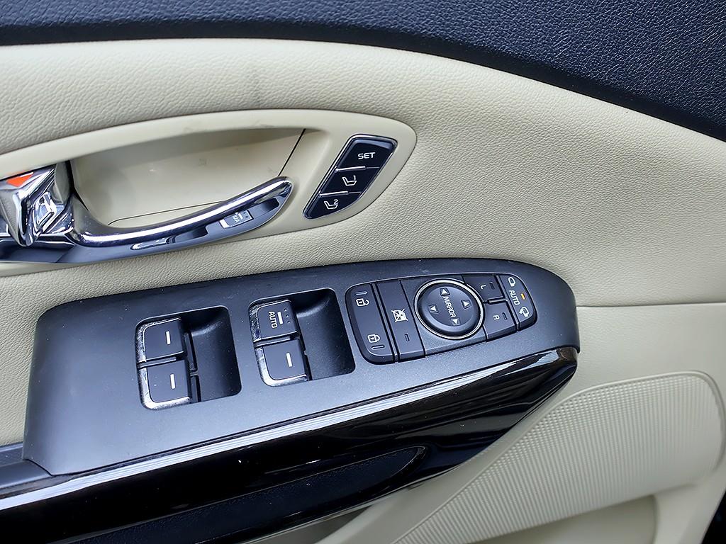 Kia Carnival — photo 13