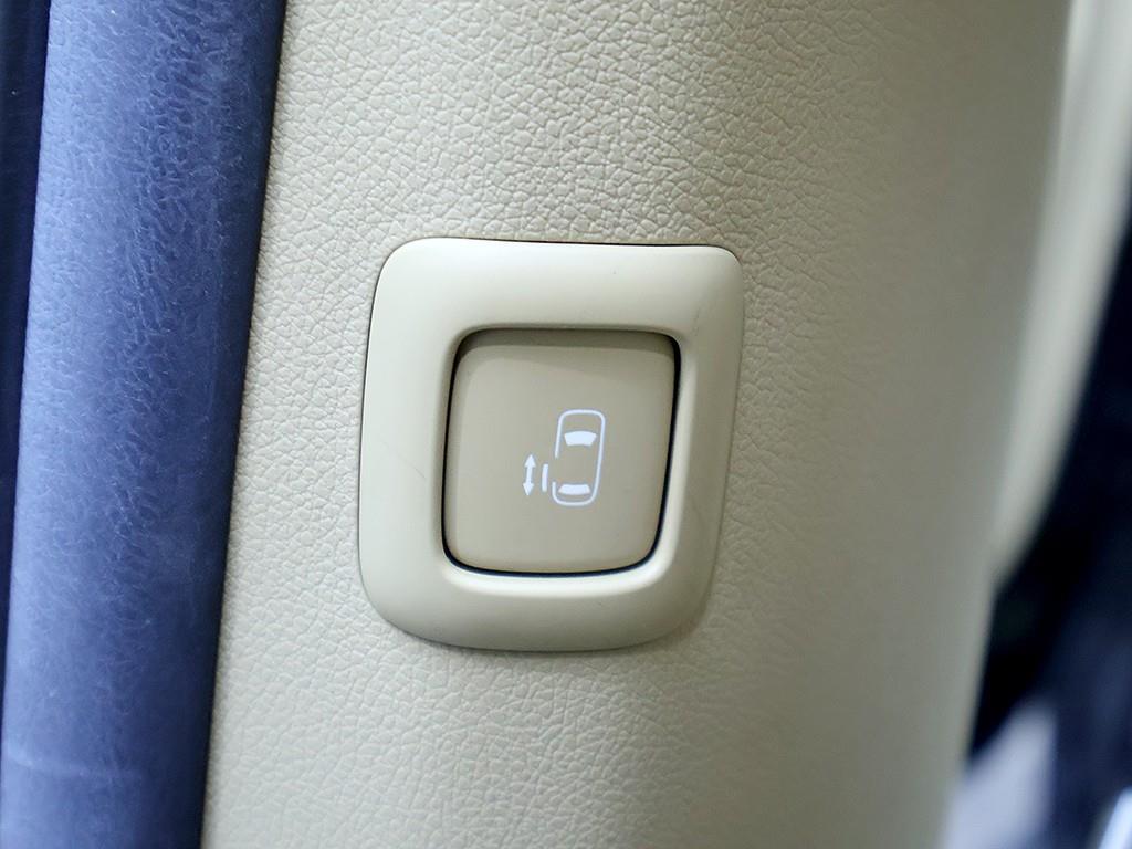 Kia Carnival — photo 16