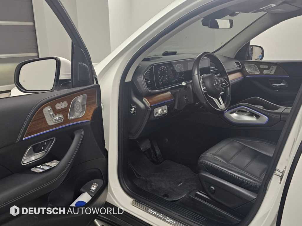 Mercedes-Benz GLE-Class — photo 11