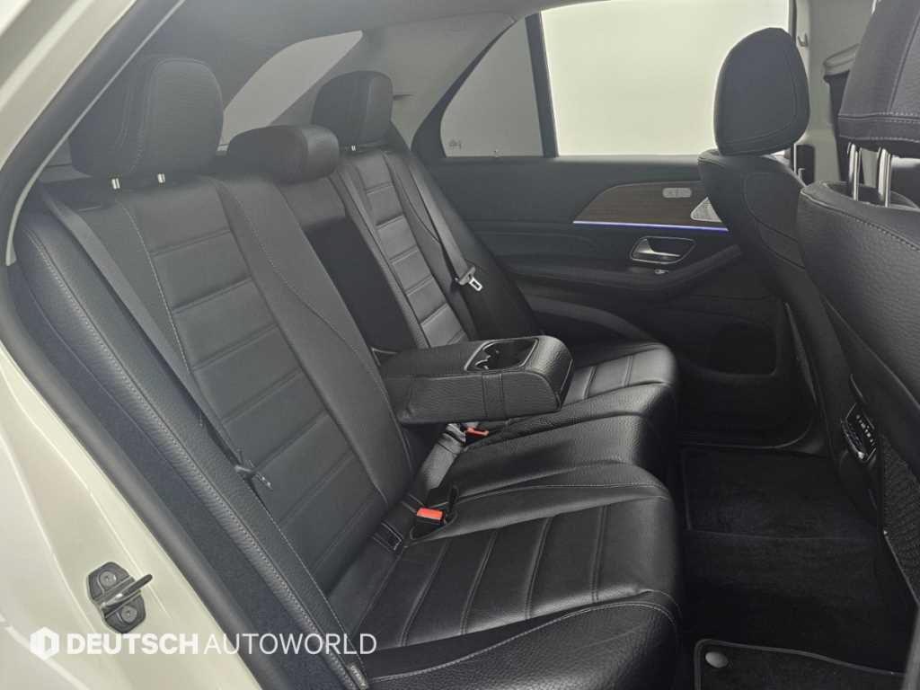 Mercedes-Benz GLE-Class — photo 12