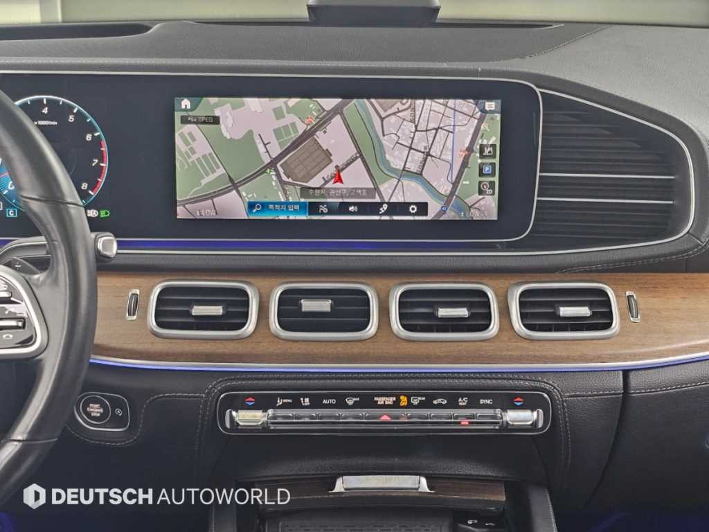 Mercedes-Benz GLE-Class — photo 14
