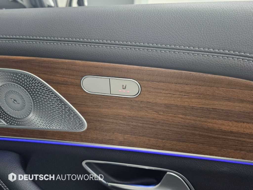 Mercedes-Benz GLE-Class — photo 16