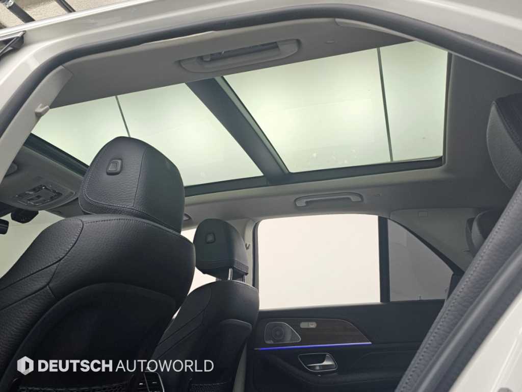 Mercedes-Benz GLE-Class — photo 18