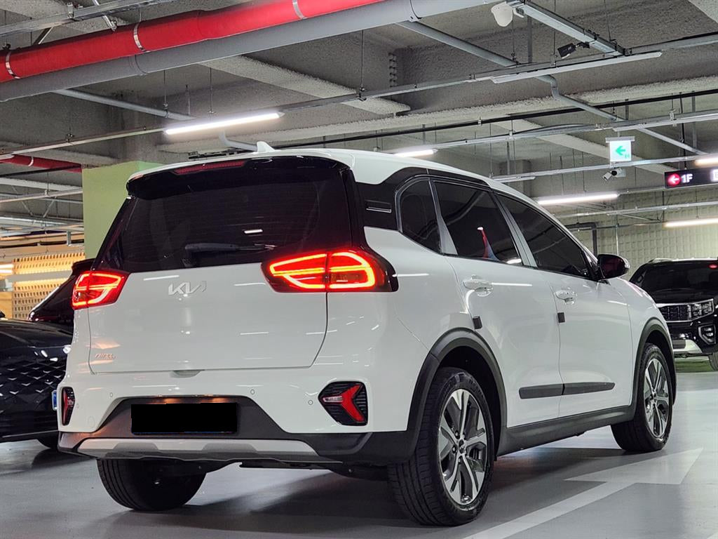 Kia Niro — photo 04