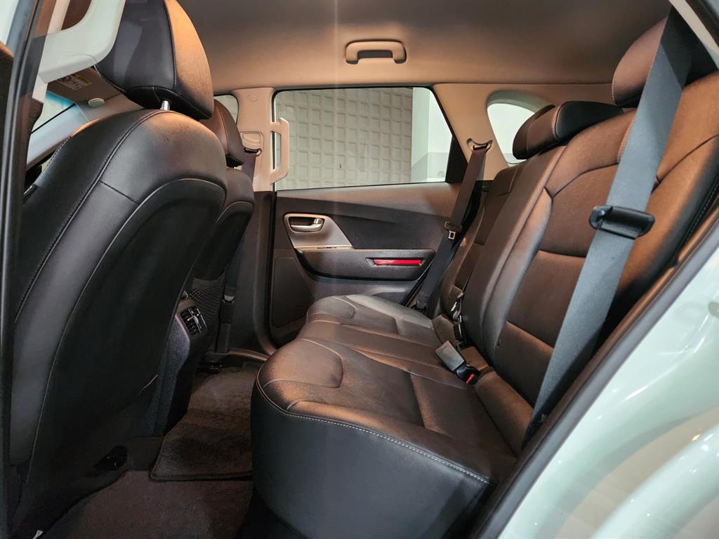 Kia Niro — photo 07