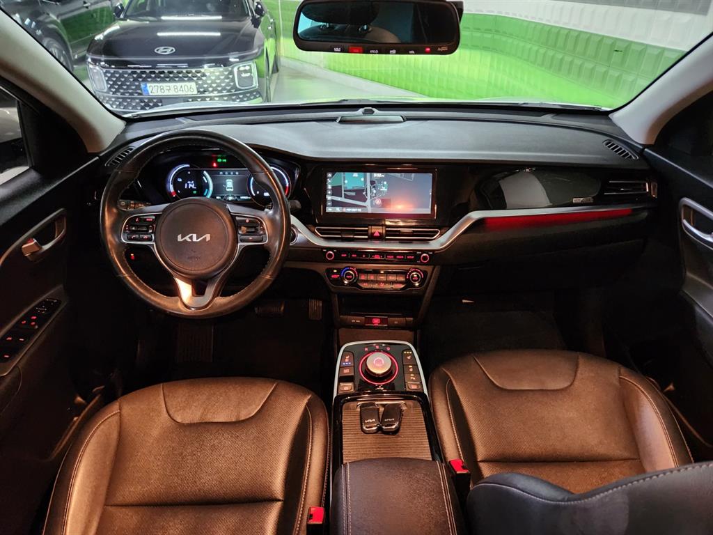 Kia Niro — photo 08