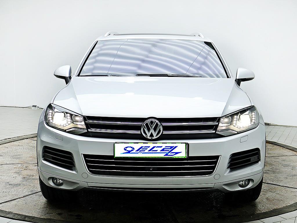 Volkswagen Touareg — photo 01