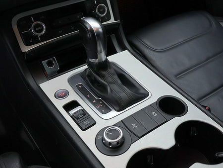 Volkswagen Touareg — photo 10