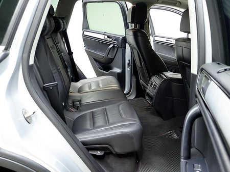 Volkswagen Touareg — photo 12