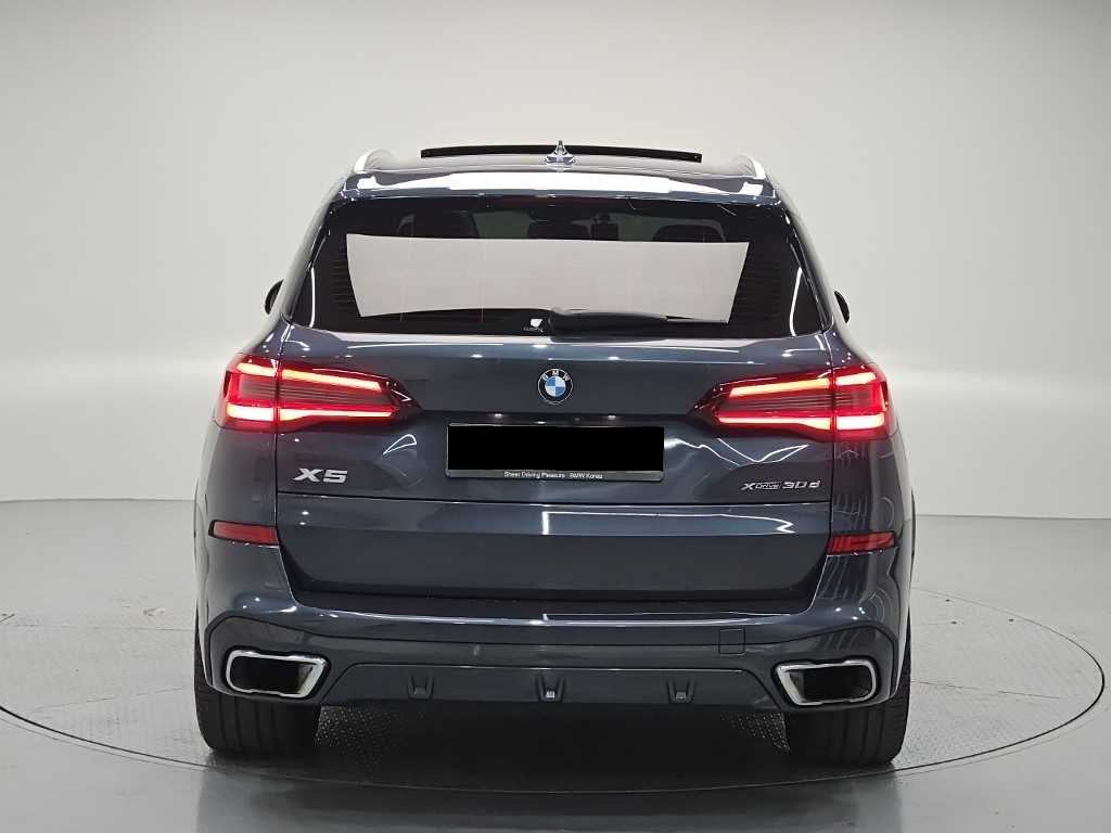 BMW X5 — photo 03