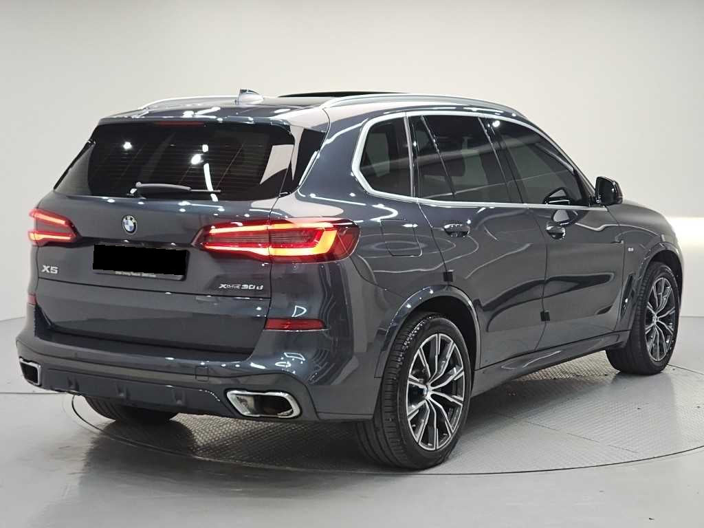BMW X5 — photo 04