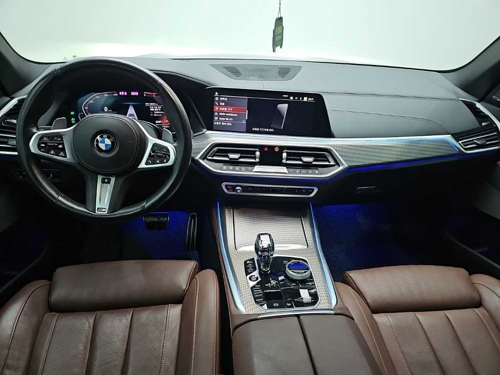 BMW X5 — photo 07