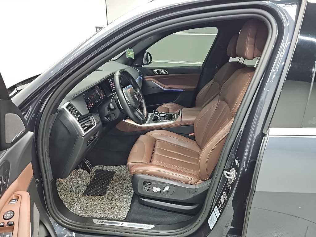 BMW X5 — photo 11