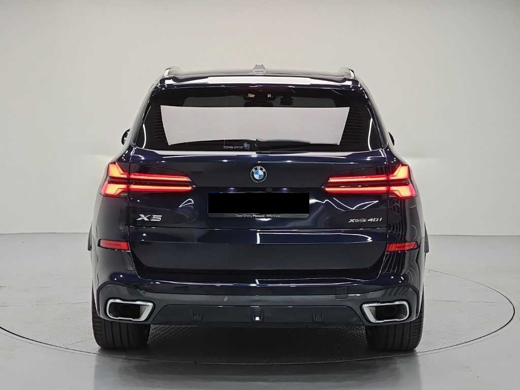 BMW X5 — photo 03