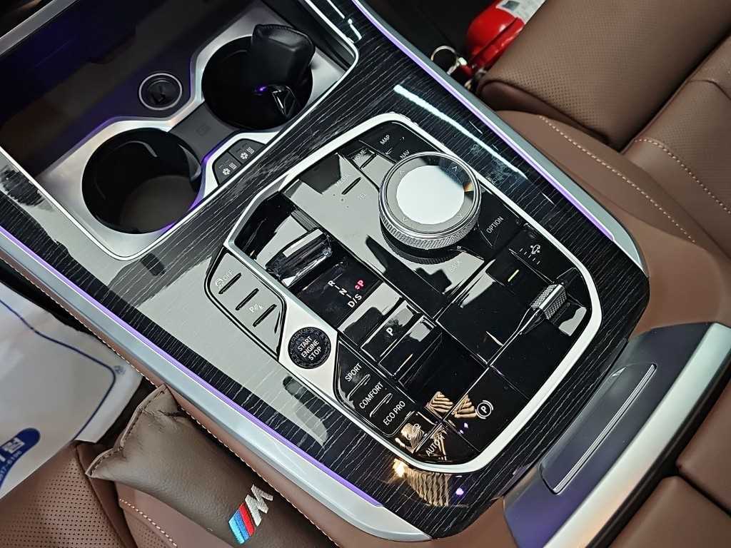 BMW X5 — photo 08