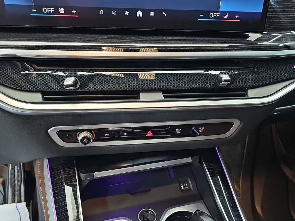 BMW X5 — photo 10