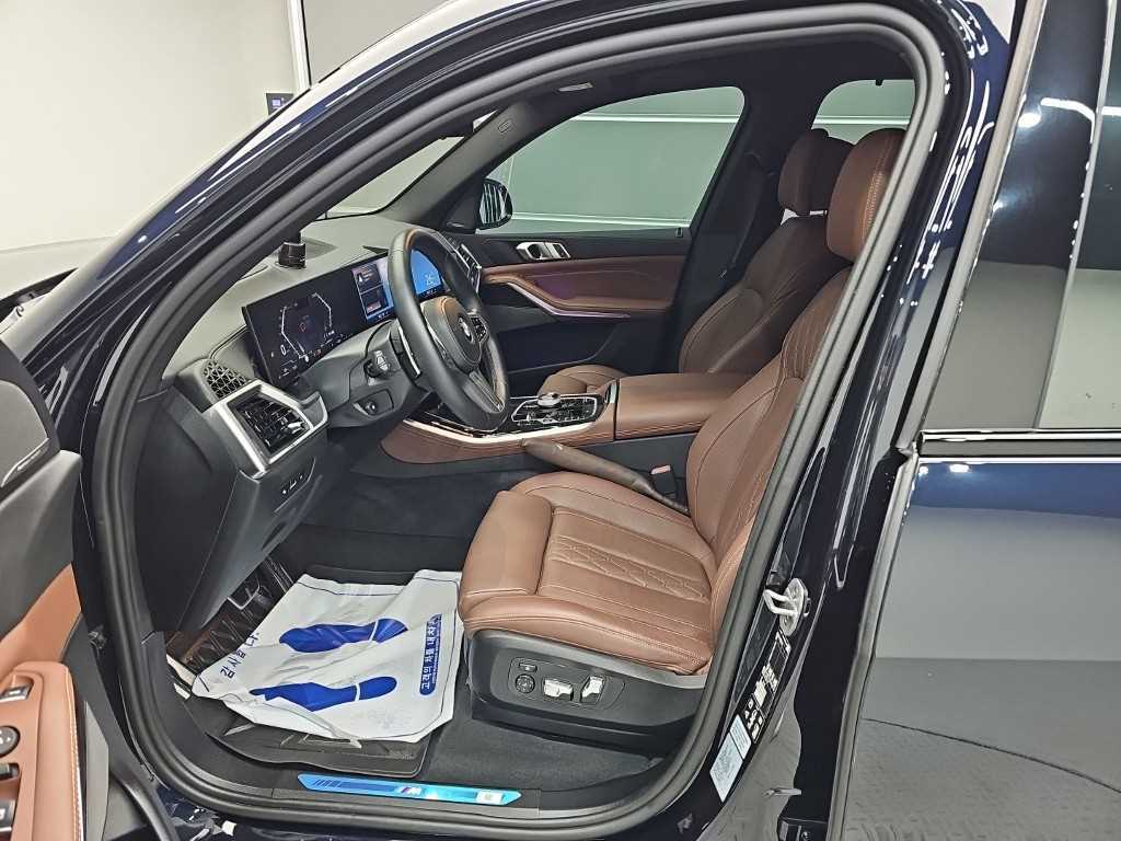 BMW X5 — photo 11