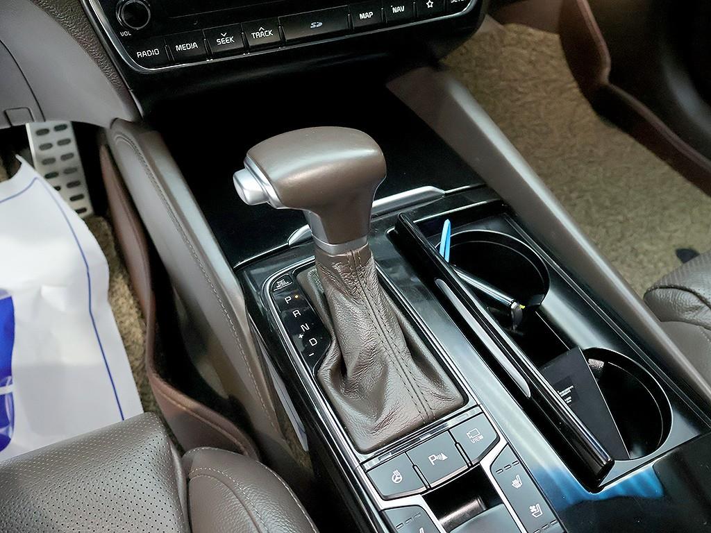 Kia K7 — photo 10