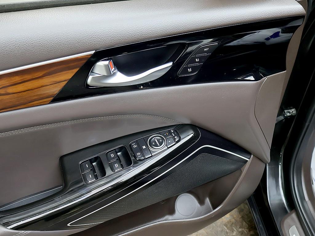 Kia K7 — photo 13