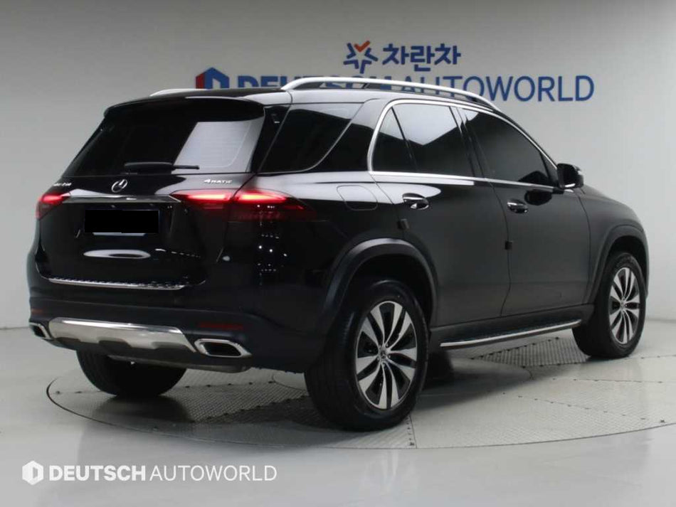 Mercedes-Benz GLE-Class — photo 02