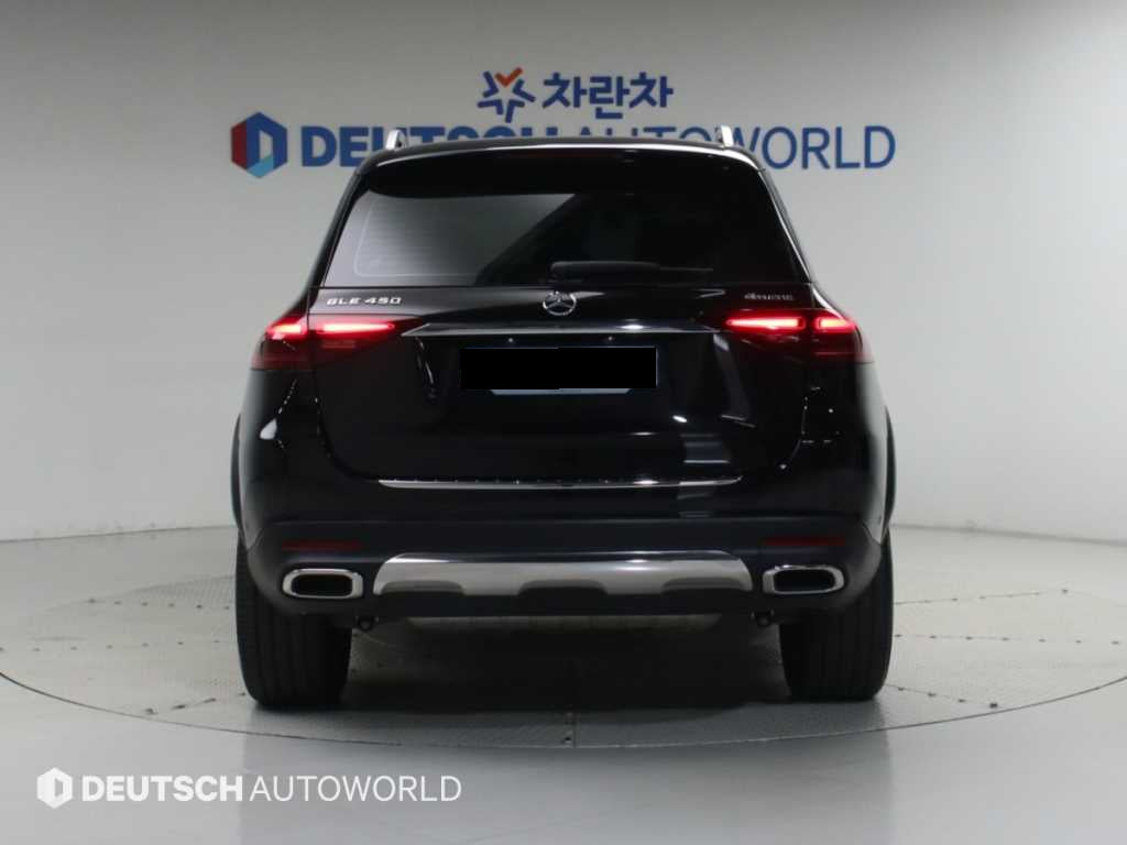 Mercedes-Benz GLE-Class — photo 04