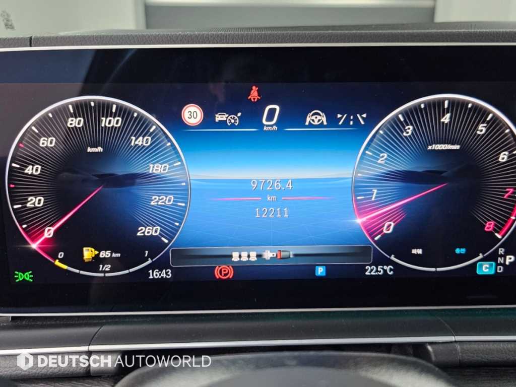 Mercedes-Benz GLE-Class — photo 08