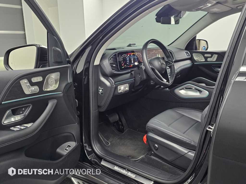 Mercedes-Benz GLE-Class — photo 11