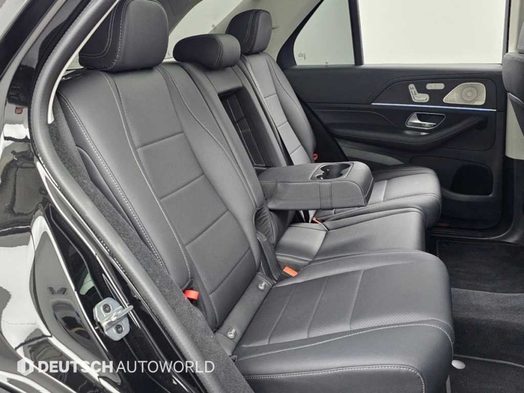 Mercedes-Benz GLE-Class — photo 12