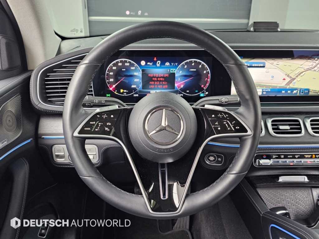 Mercedes-Benz GLE-Class — photo 13