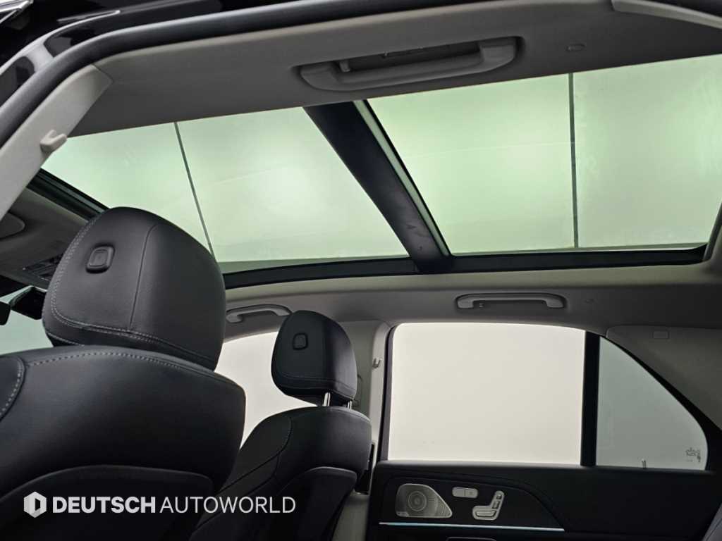 Mercedes-Benz GLE-Class — photo 18