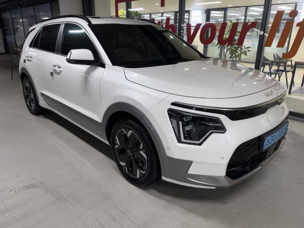 Kia Niro — photo 03