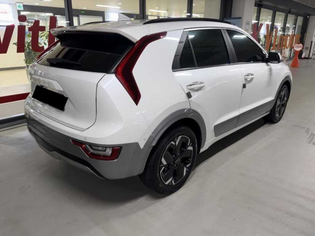 Kia Niro — photo 05