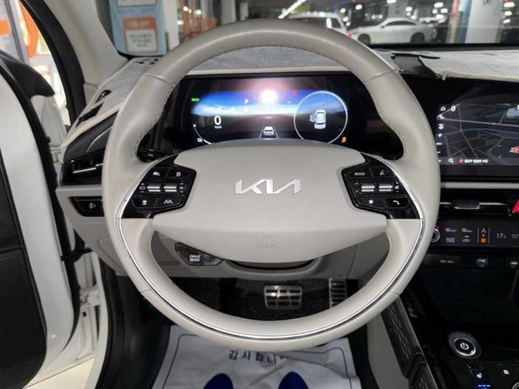 Kia Niro — photo 09