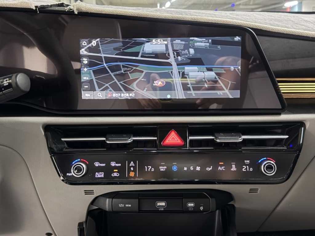 Kia Niro — photo 11