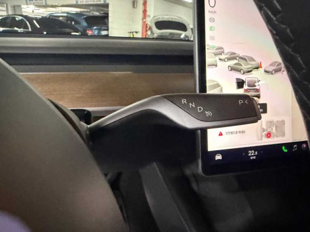 Tesla Model Y — photo 10