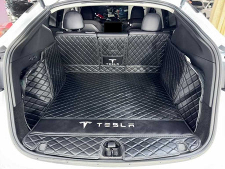 Tesla Model Y — photo 17