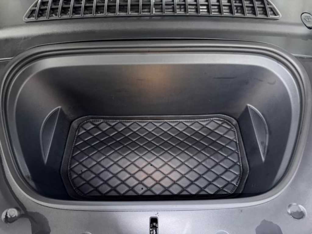 Tesla Model Y — photo 19