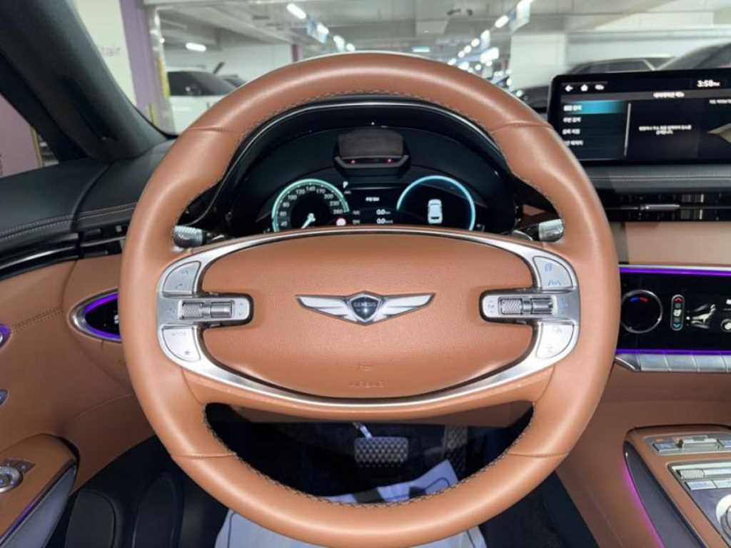 Genesis GV70 — photo 08